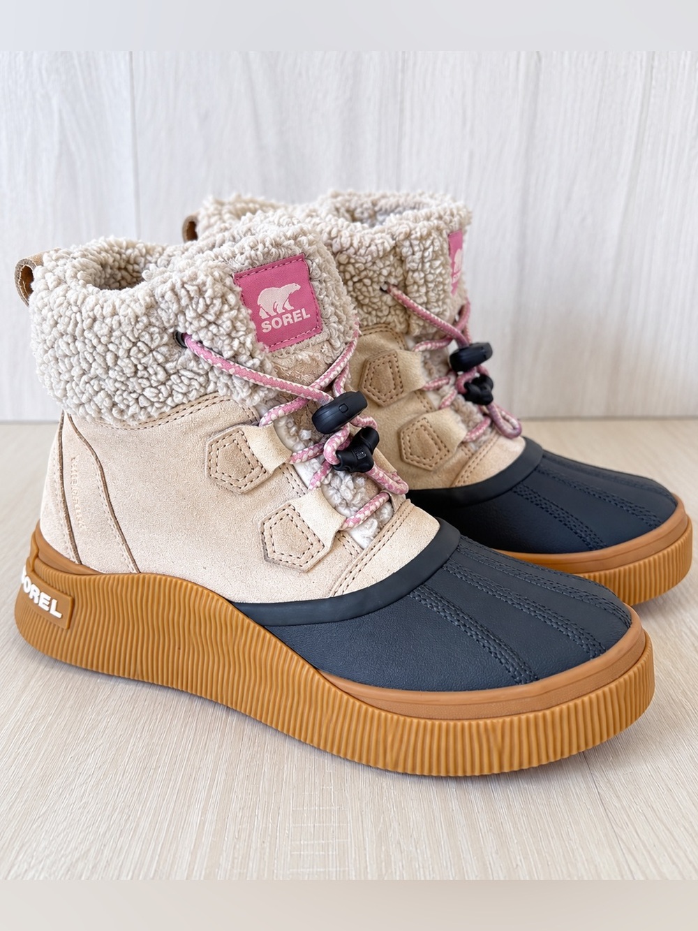 SOREL Women’s Size 5 Beige Suede Sherpa Duck Boots Platform Winter Boots